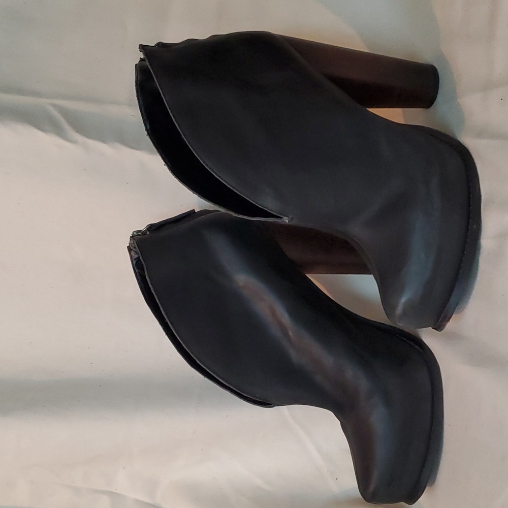 Messeca New York high booties